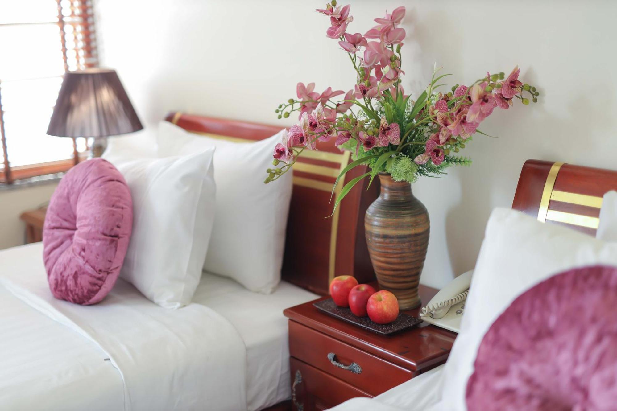 Viet Village Airport Hotel & Restaurants Hanoi Exterior foto